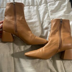 Women’s Heeled Booties Size 7